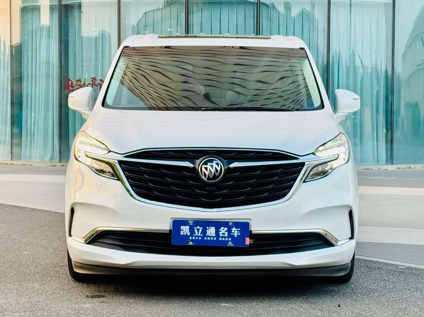Buick GL8 2021 — Şəkil 2/16