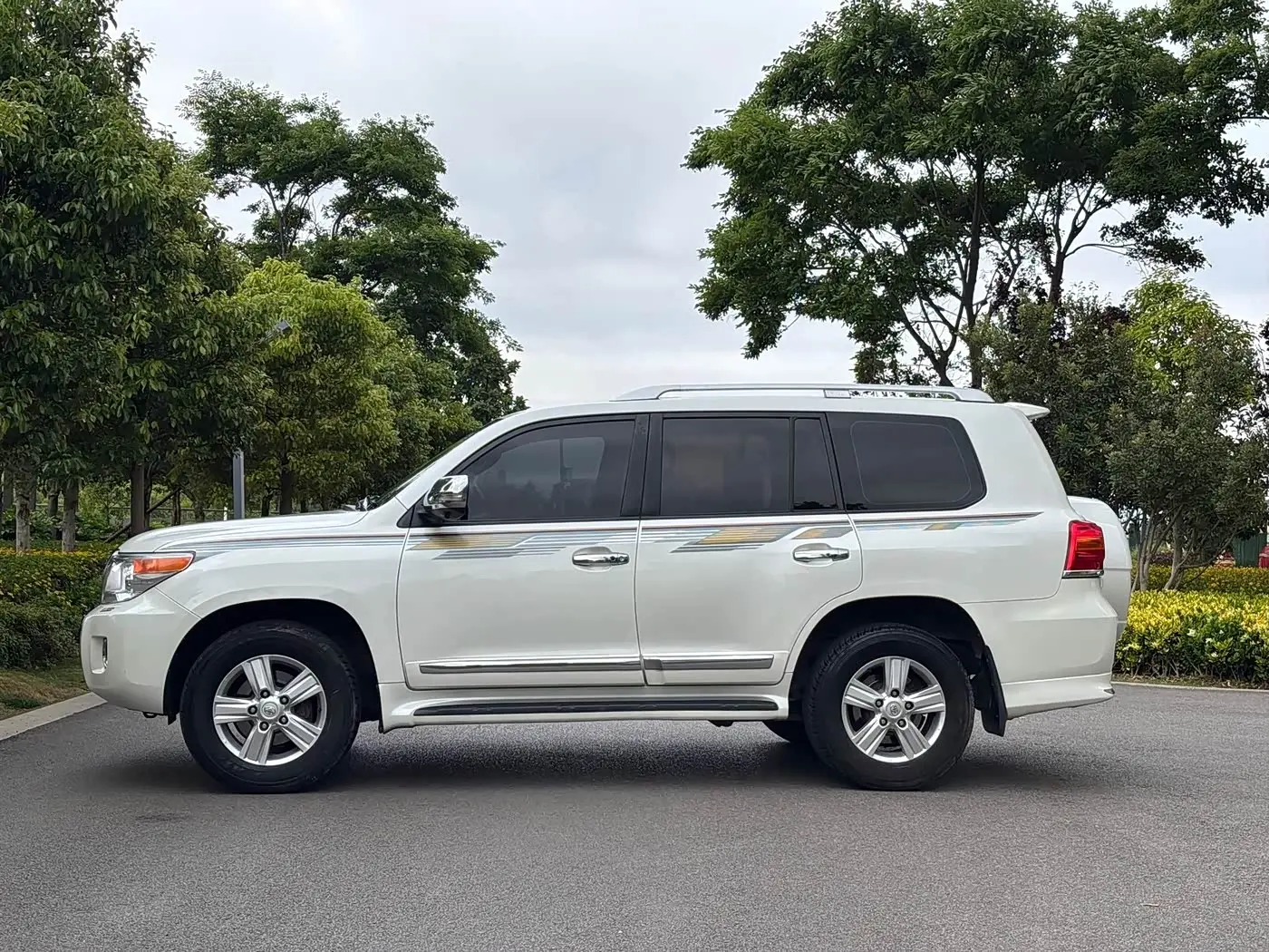 Toyota Land Cruiser 2015 — Photo 8/20