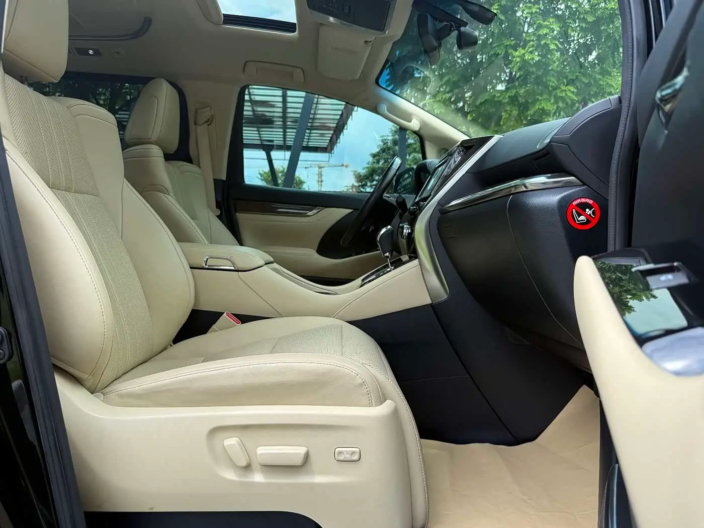 Toyota Alphard 2018 — ფოტო 9/20