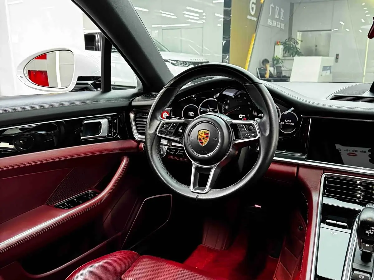 Porsche Panamera 2018 — Photo 13/20