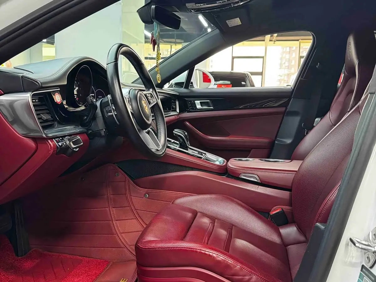 Porsche Panamera 2018 — Photo 6/20
