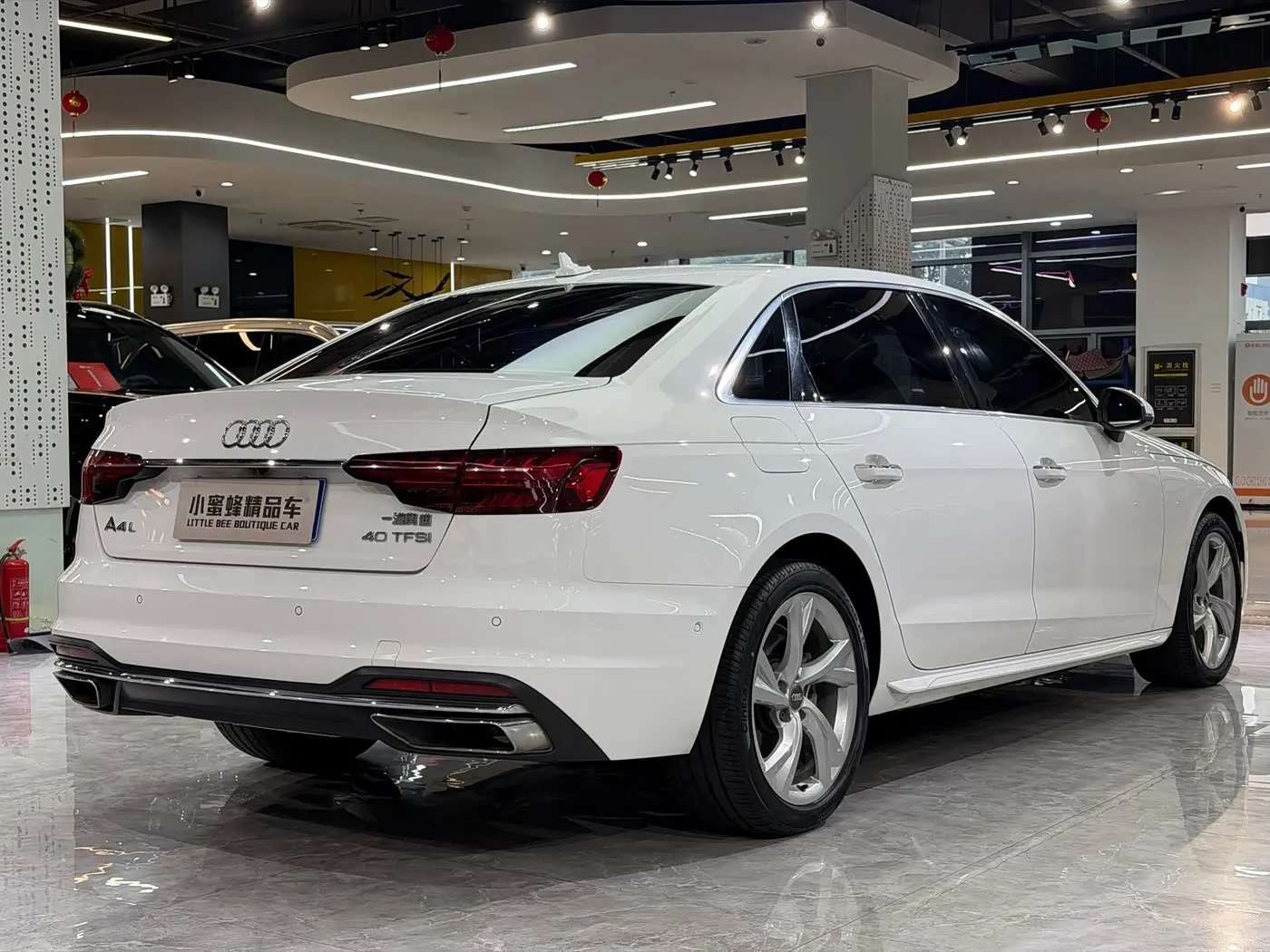 Audi A4L 2021 — Фото 16/16
