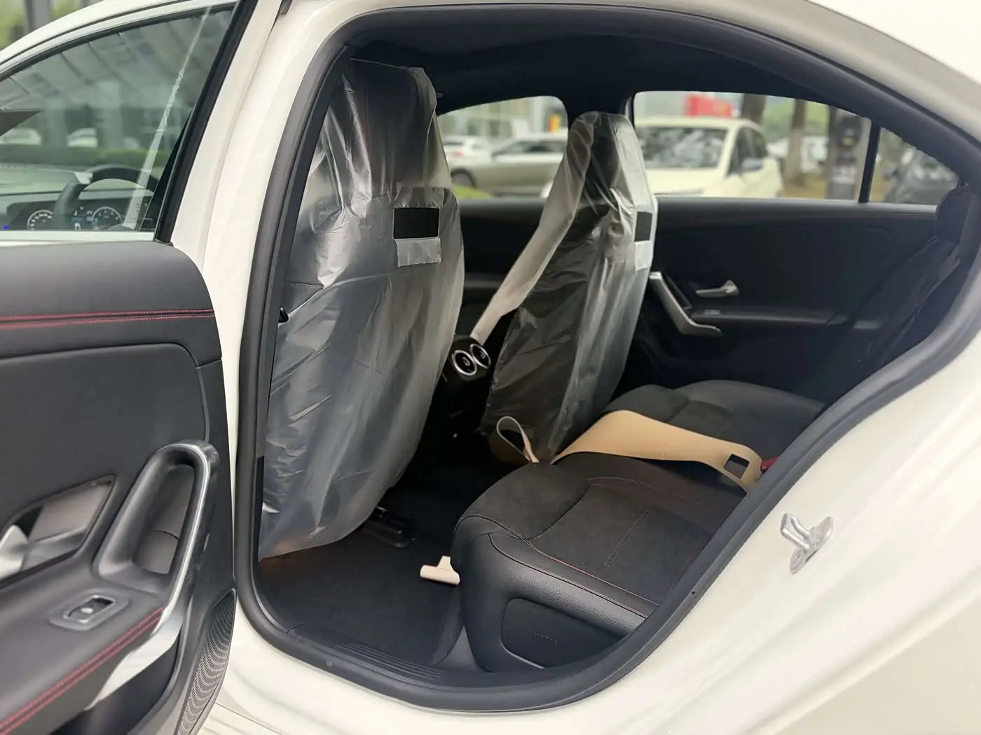 Mercedes-Benz A-Class 2025 — Фото 9/17