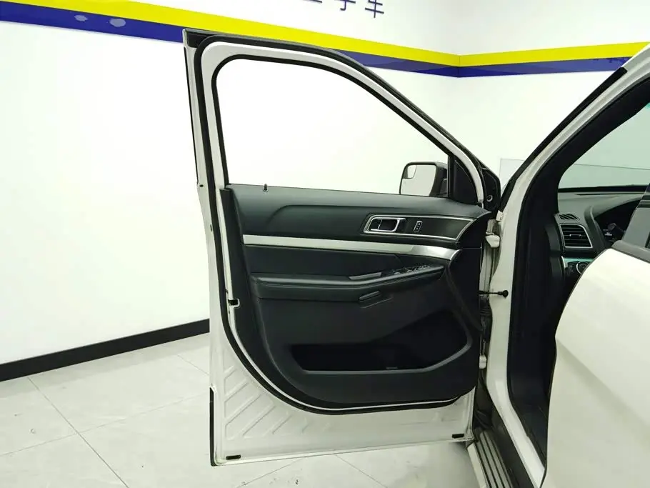Ford Explorer 2016 — Şəkil 7/16