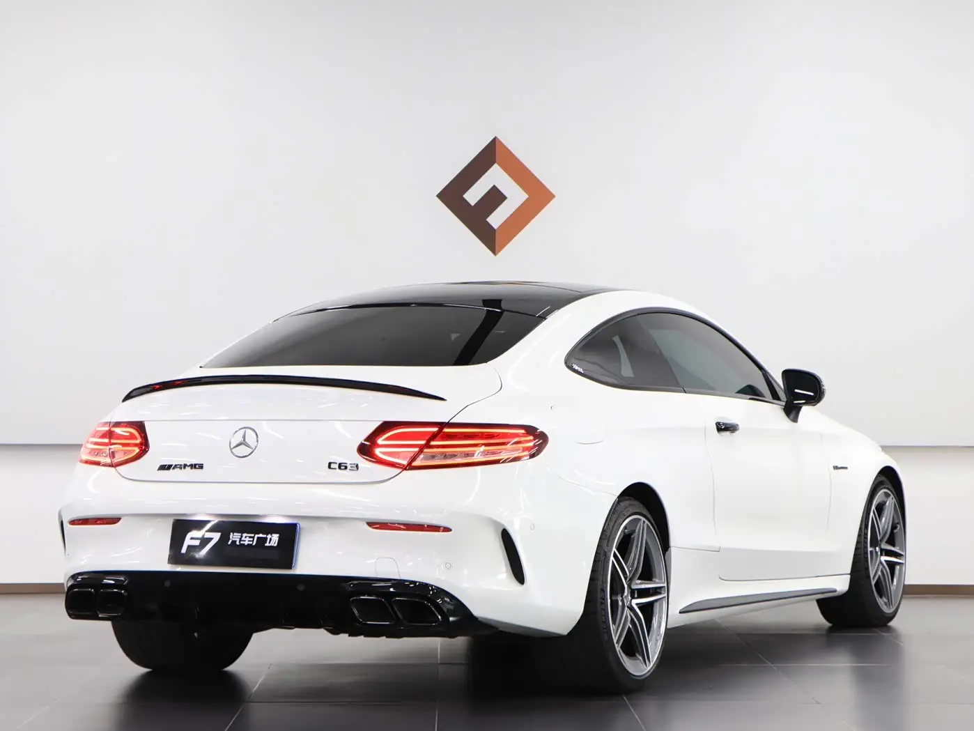 Mercedes-Benz C-Class AMG 2020 — Photo 6/19