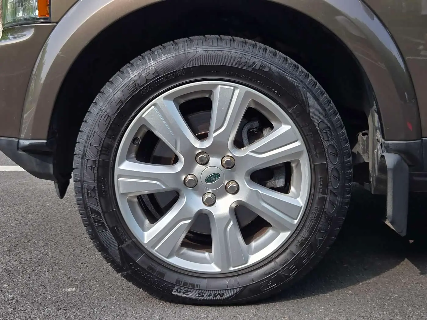 Land Rover Discovery 2013 — Фото 14/15
