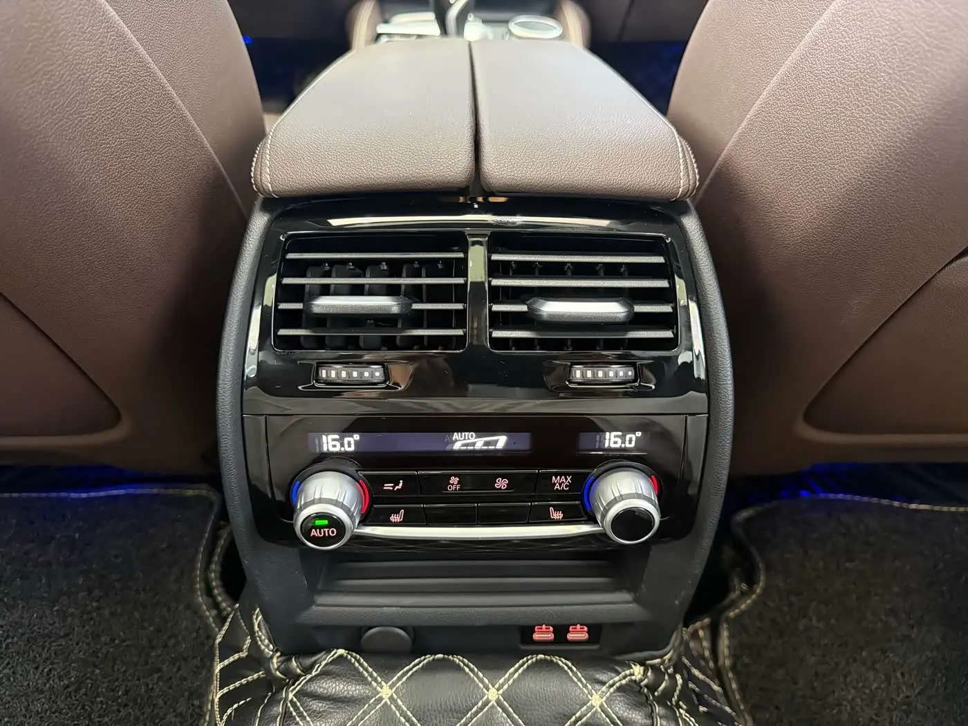 BMW 5 Series 2021 — Şəkil 14/18