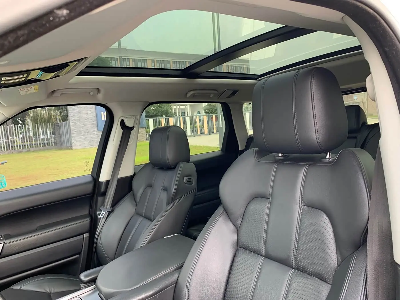 Land Rover Range Rover Sport 2016 — Photo 14/20