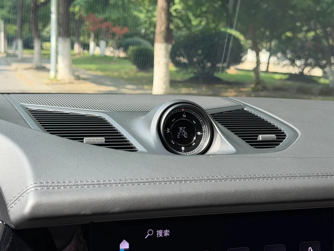 Porsche Cayenne 2023 — Photo 16/20