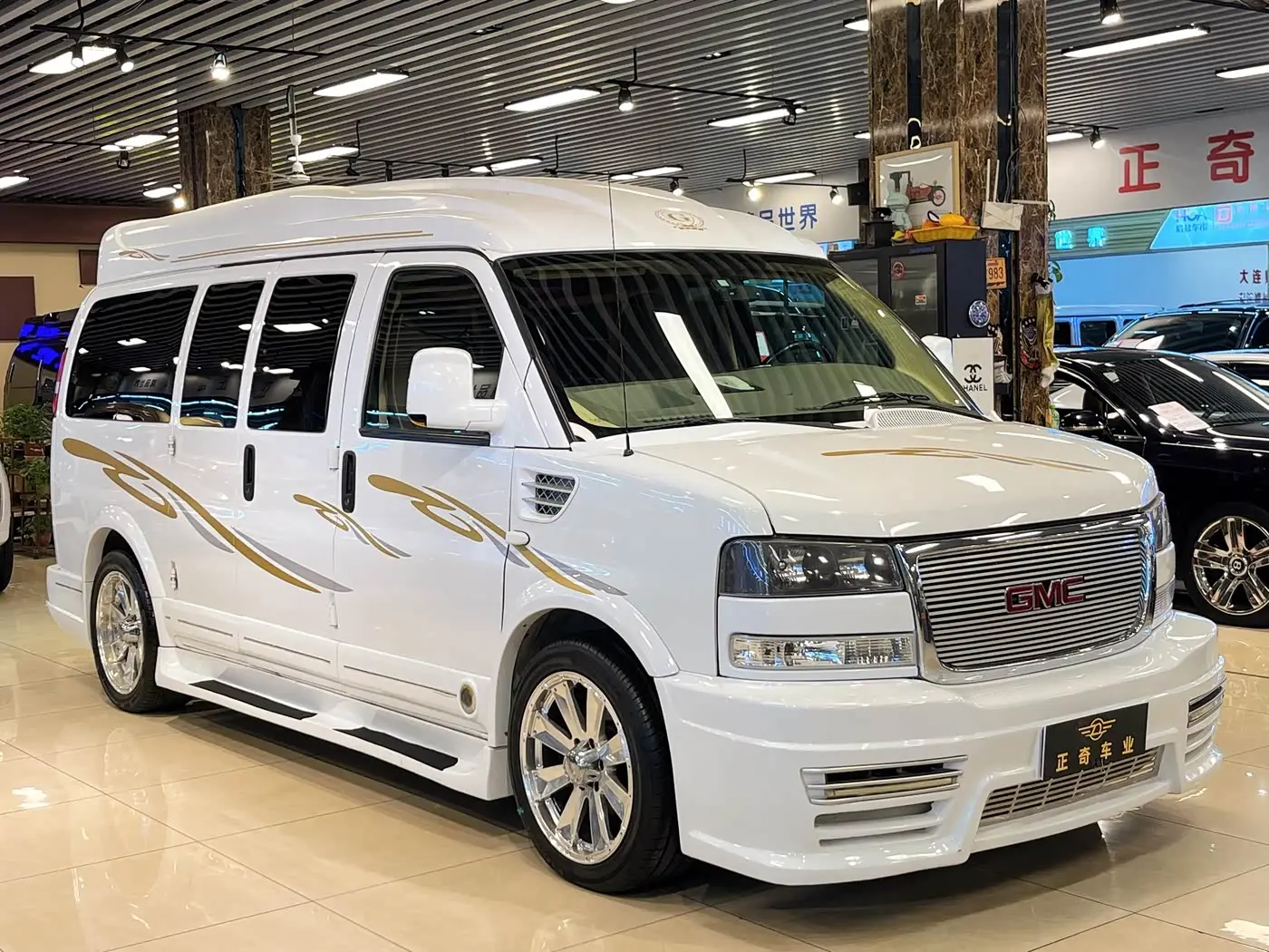 GMC Savana 2014 — Photo 1/20