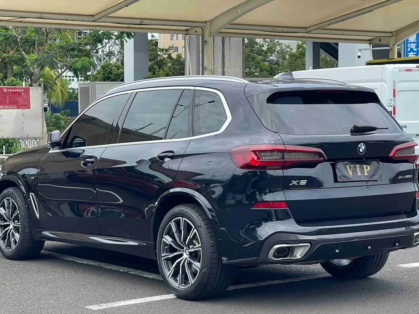 BMW X5 2022 — Photo 8/15