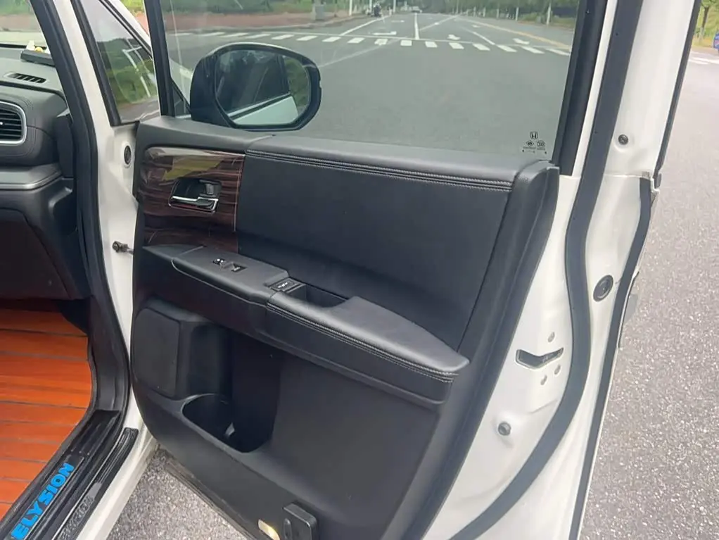 Honda Elysion 2019 — Photo 13/20