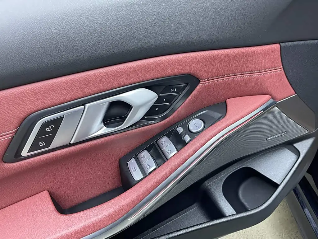 BMW 3 Series 2025 — Photo 11/20