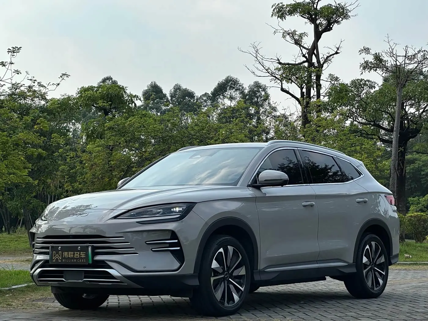 BYD Song PLUS PHEV 2024 — Фото 1/20