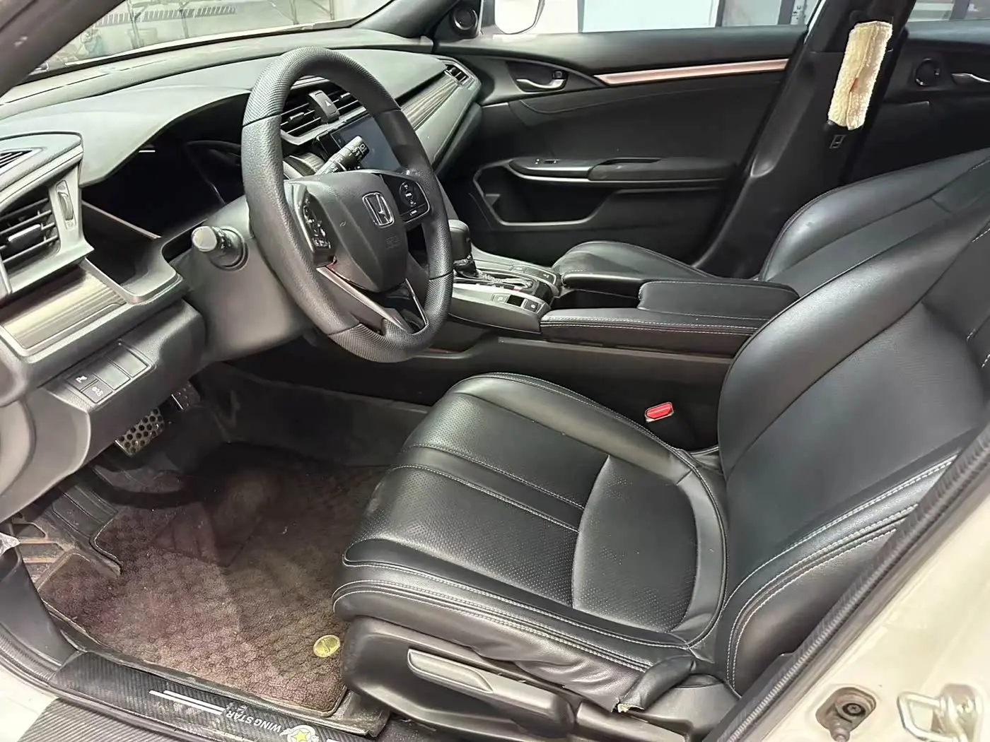 Honda Civic 2022 — Photo 4/9