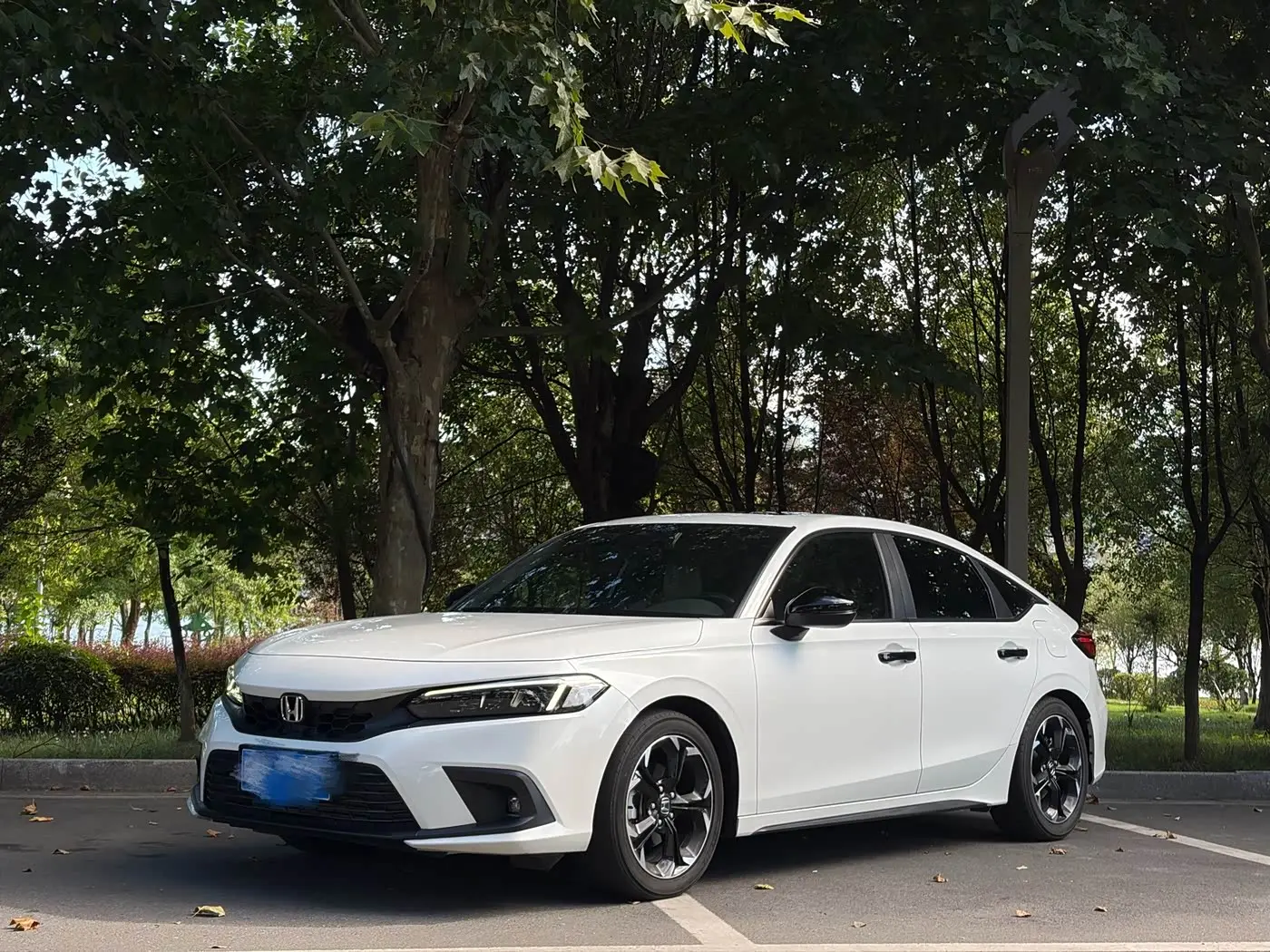 Honda Civic 2023 — Фото 1/13