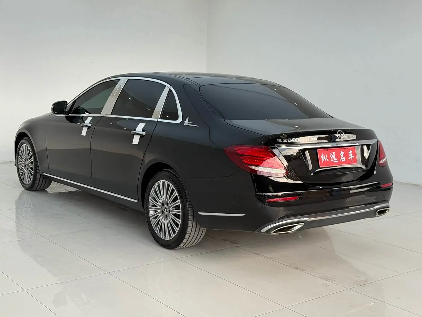 Mercedes-Benz E-Class 2020 — ფოტო 19/20