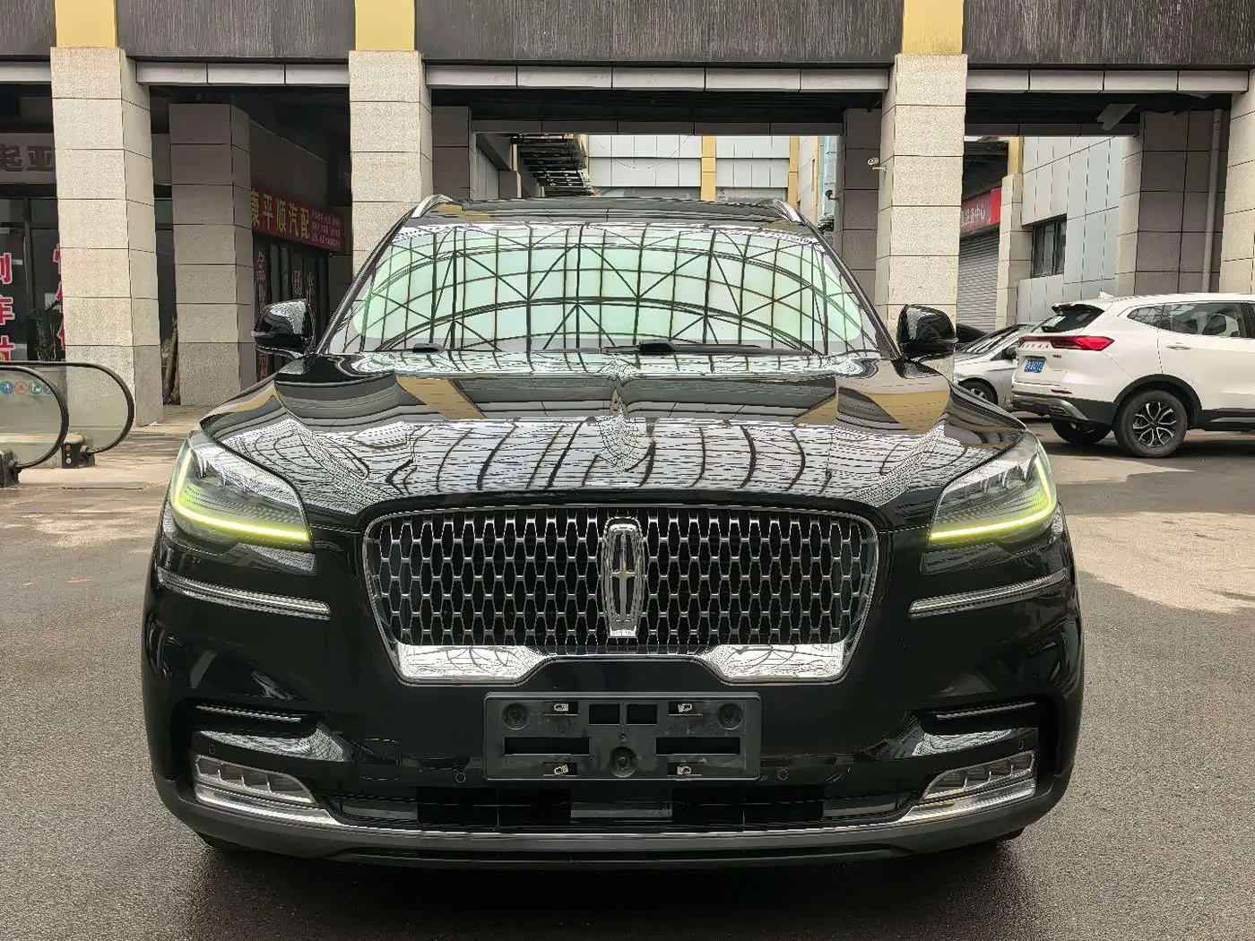 Lincoln Aviator 2020 — Photo 2/14