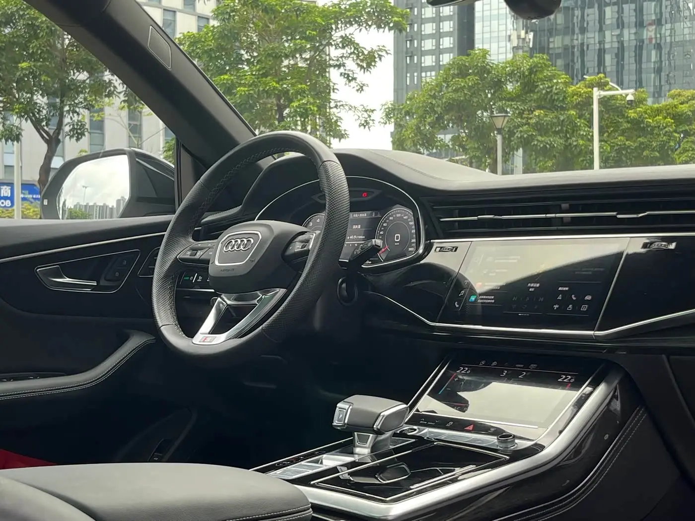 Audi Q8 2021 — Photo 12/15