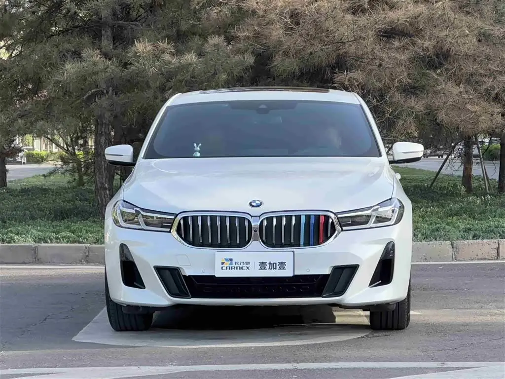 BMW 6 Series GT 2025 — Photo 2/18