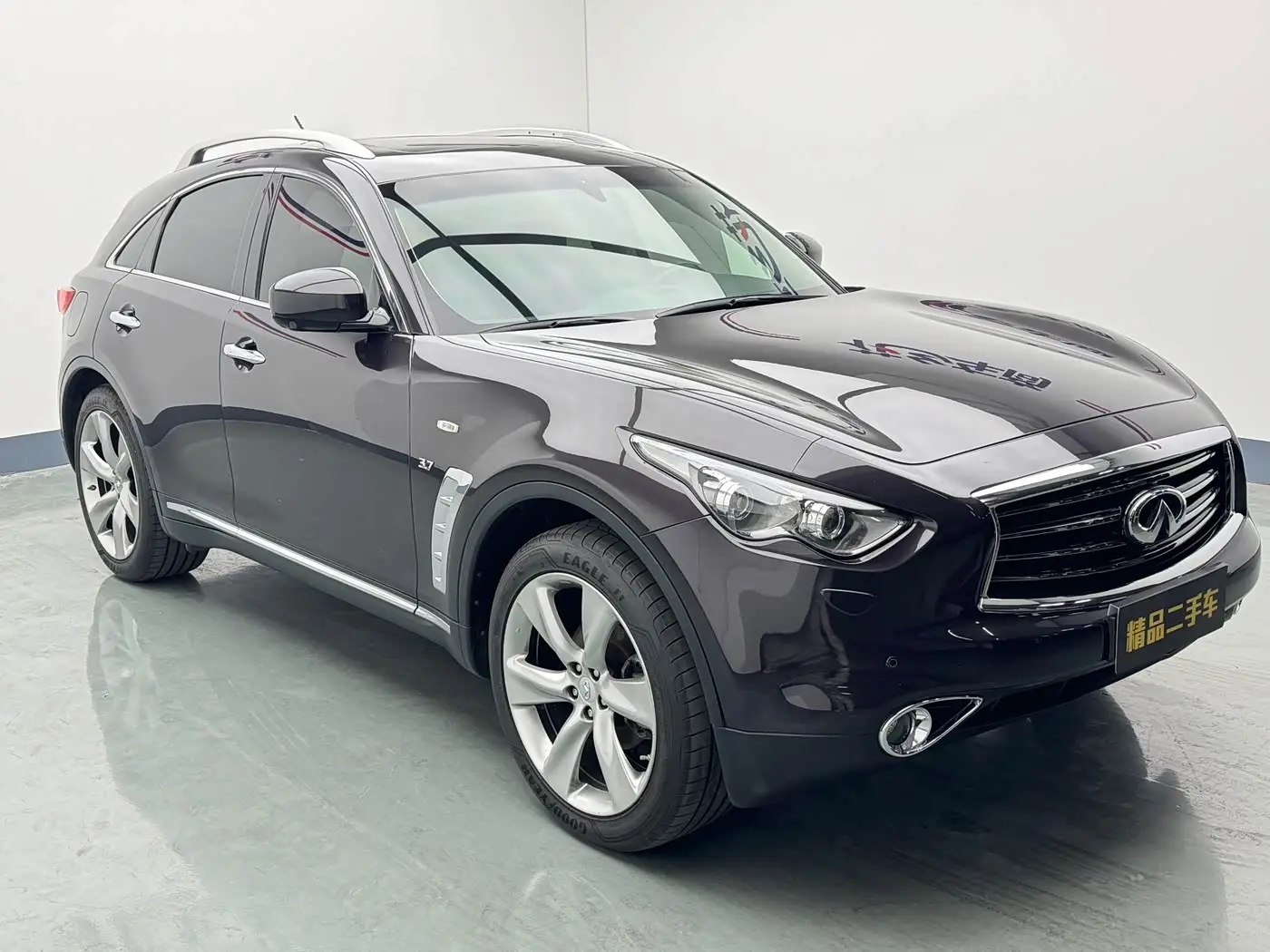 Infiniti QX70 2014 — Photo 2/18