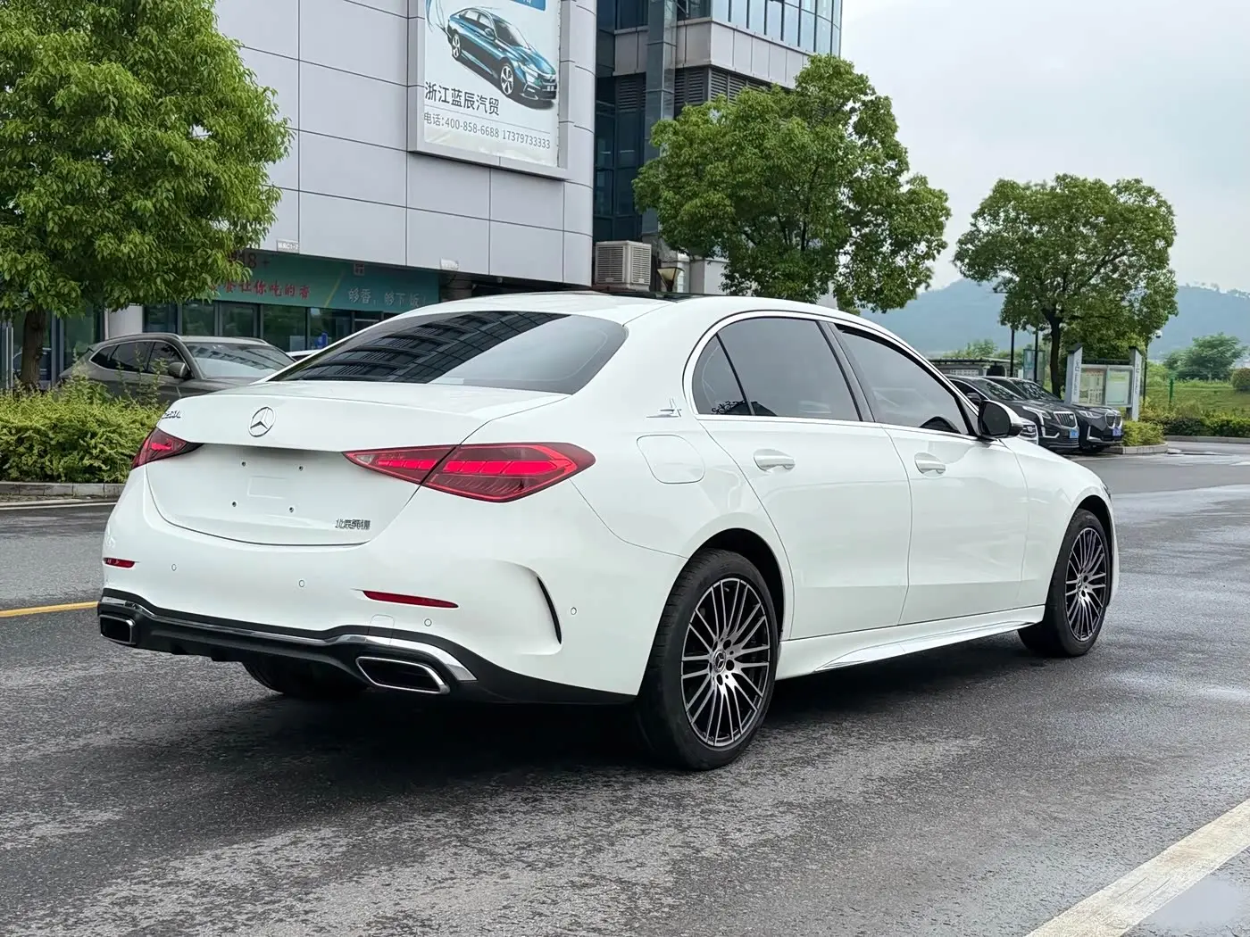 Mercedes-Benz C-Class 2024 — Photo 4/17