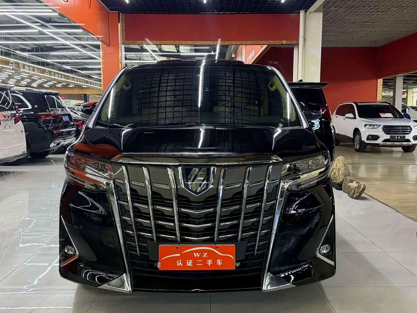 Toyota Alphard 2022 — Фото 2/10