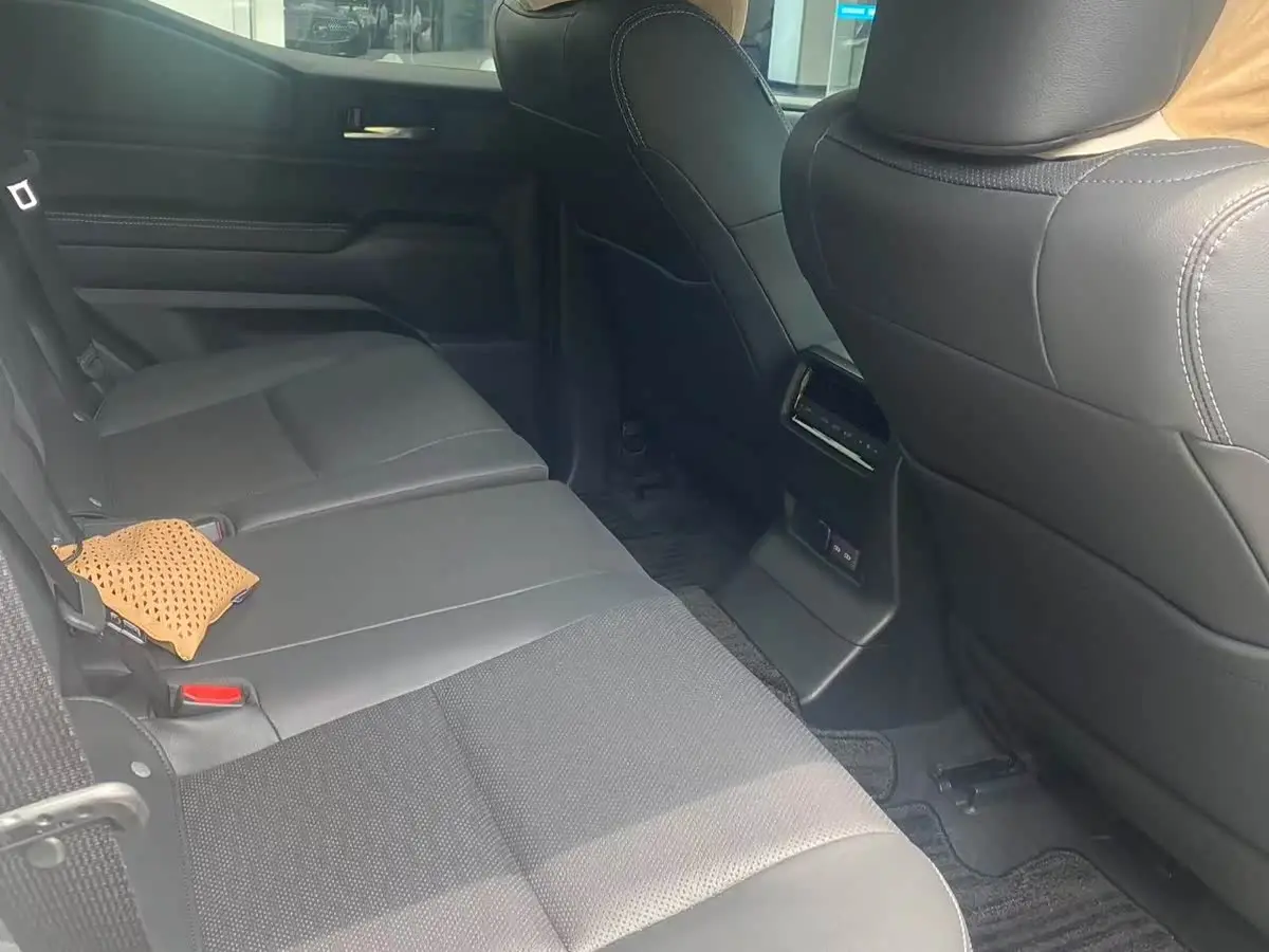 Toyota Prado 2025 — Photo 6/19