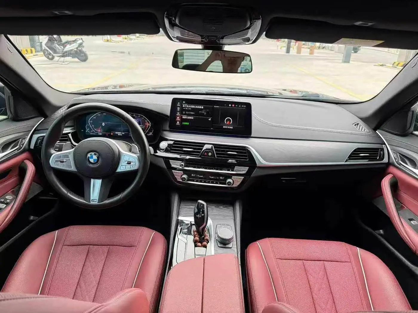 BMW 5 Series 2024 — Photo 16/18