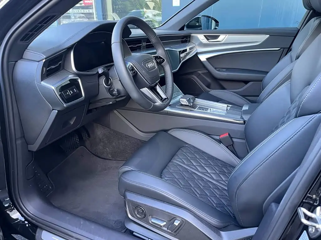 Audi A6L 2025 — Photo 7/17