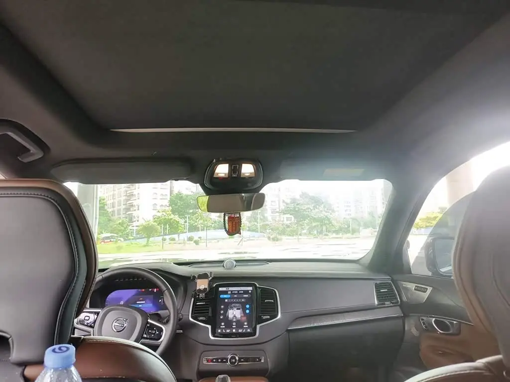 Volvo XC90 Plug-in Hybrid 2024 — Photo 19/20