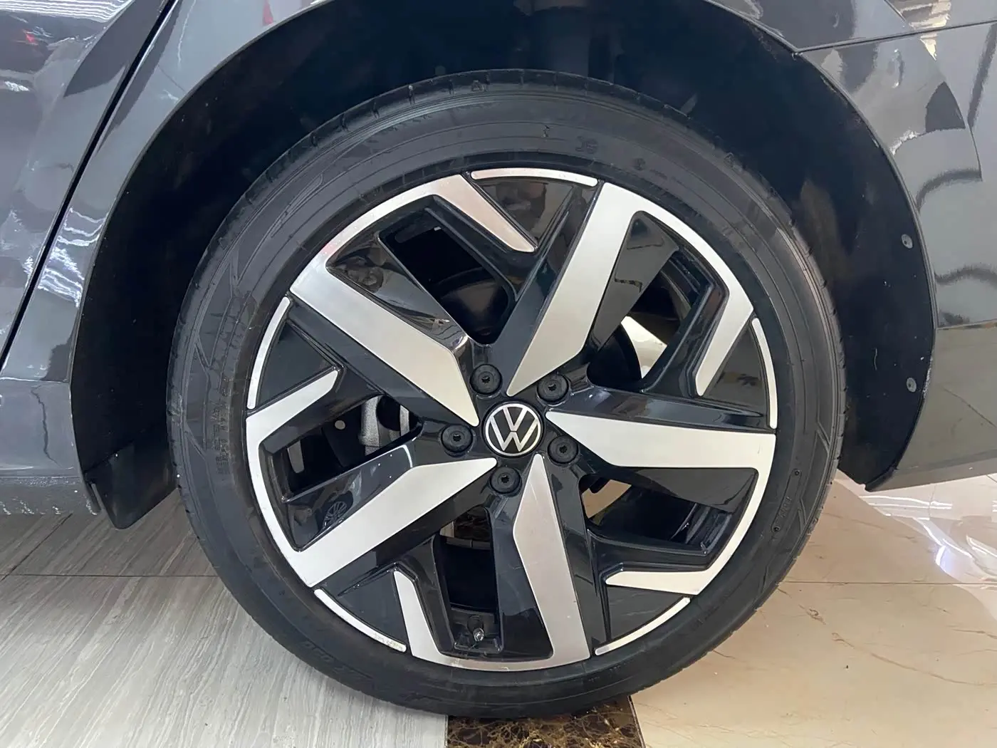 Volkswagen Lamando 2023 — Photo 10/20