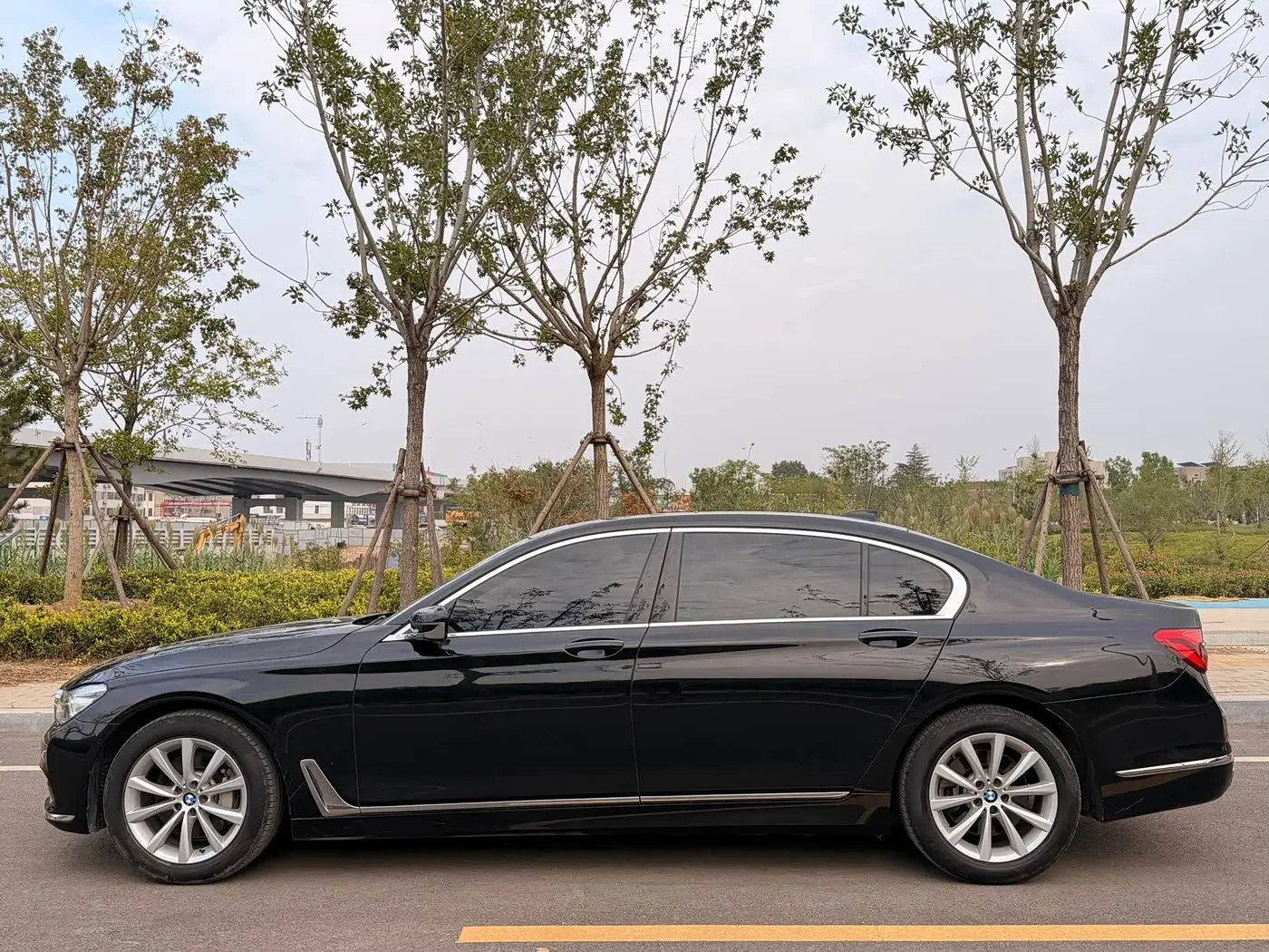 BMW 7 Series 2017 — Photo 8/16