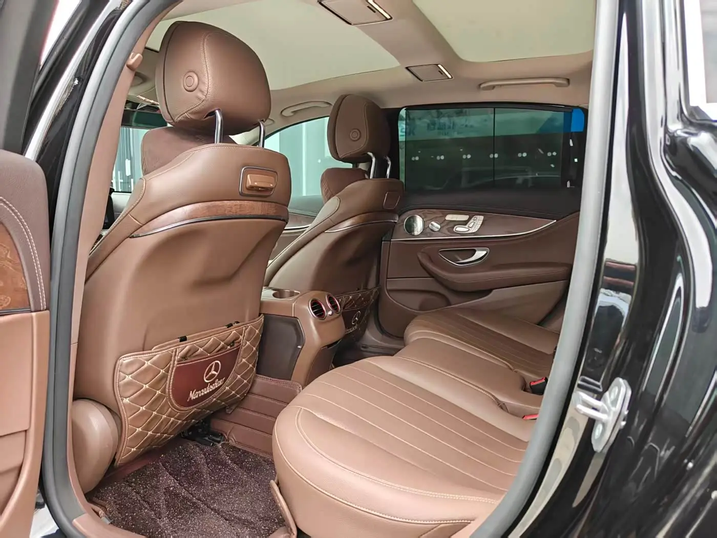 Mercedes-Benz E-Class 2020 — Photo 16/20