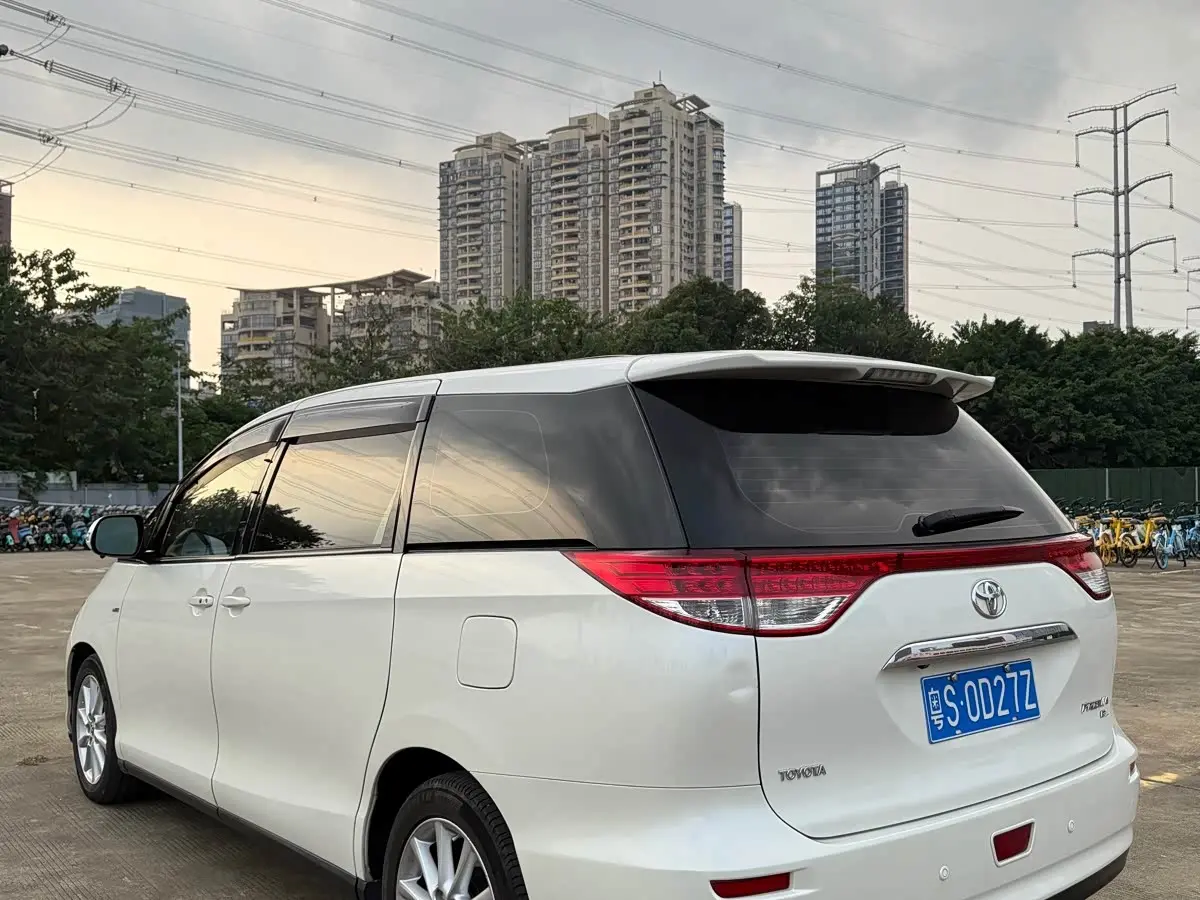 Toyota Previa 2013 — Фото 10/12