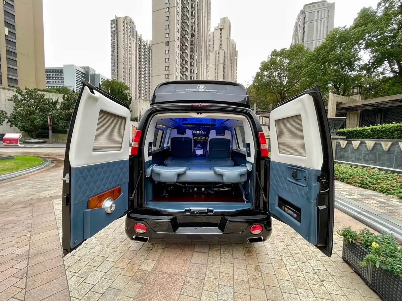 GMC Savana 2015 — Фото 16/16