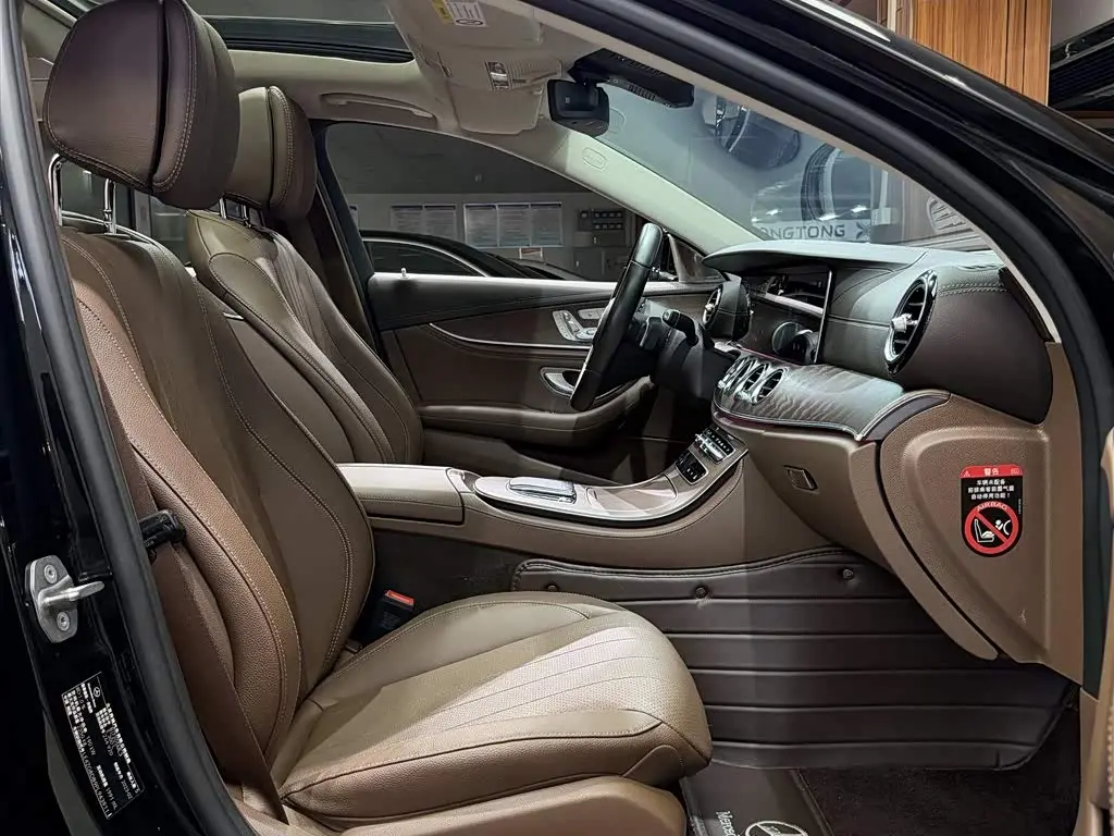 Mercedes-Benz E-Class 2023 — Şəkil 17/19