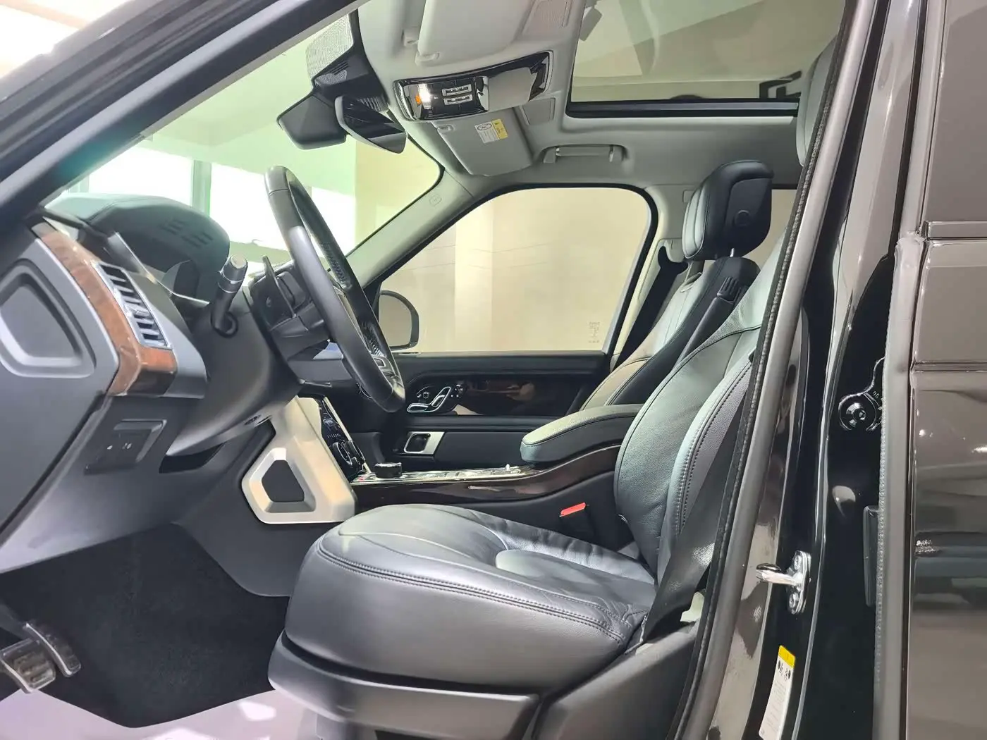 Land Rover Range Rover 2020 — Фото 4/17