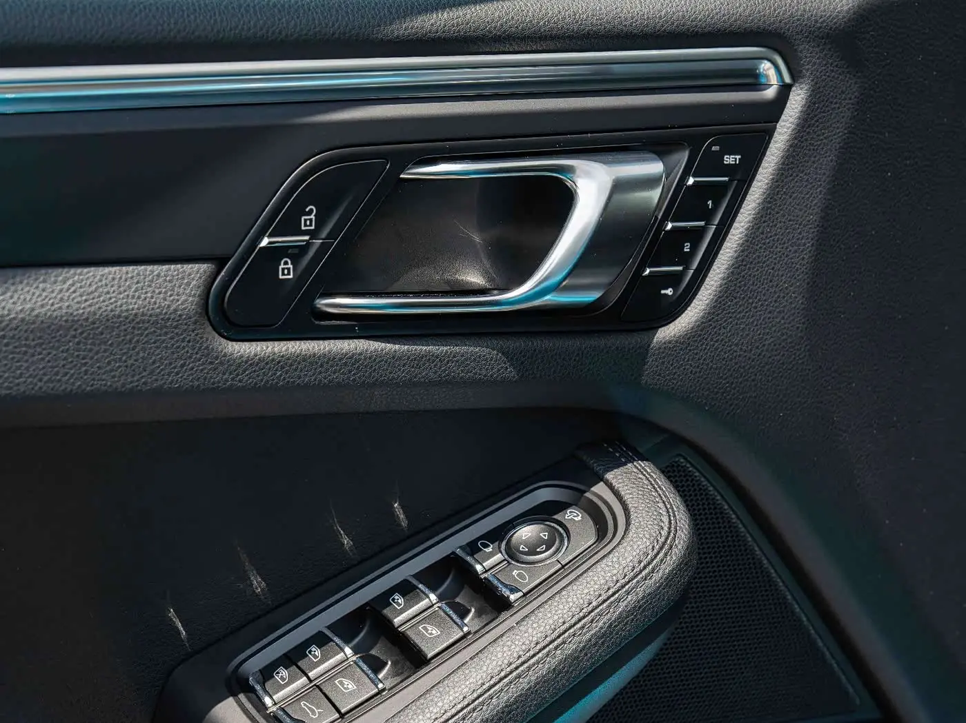 Porsche Macan 2023 — Şəkil 18/19
