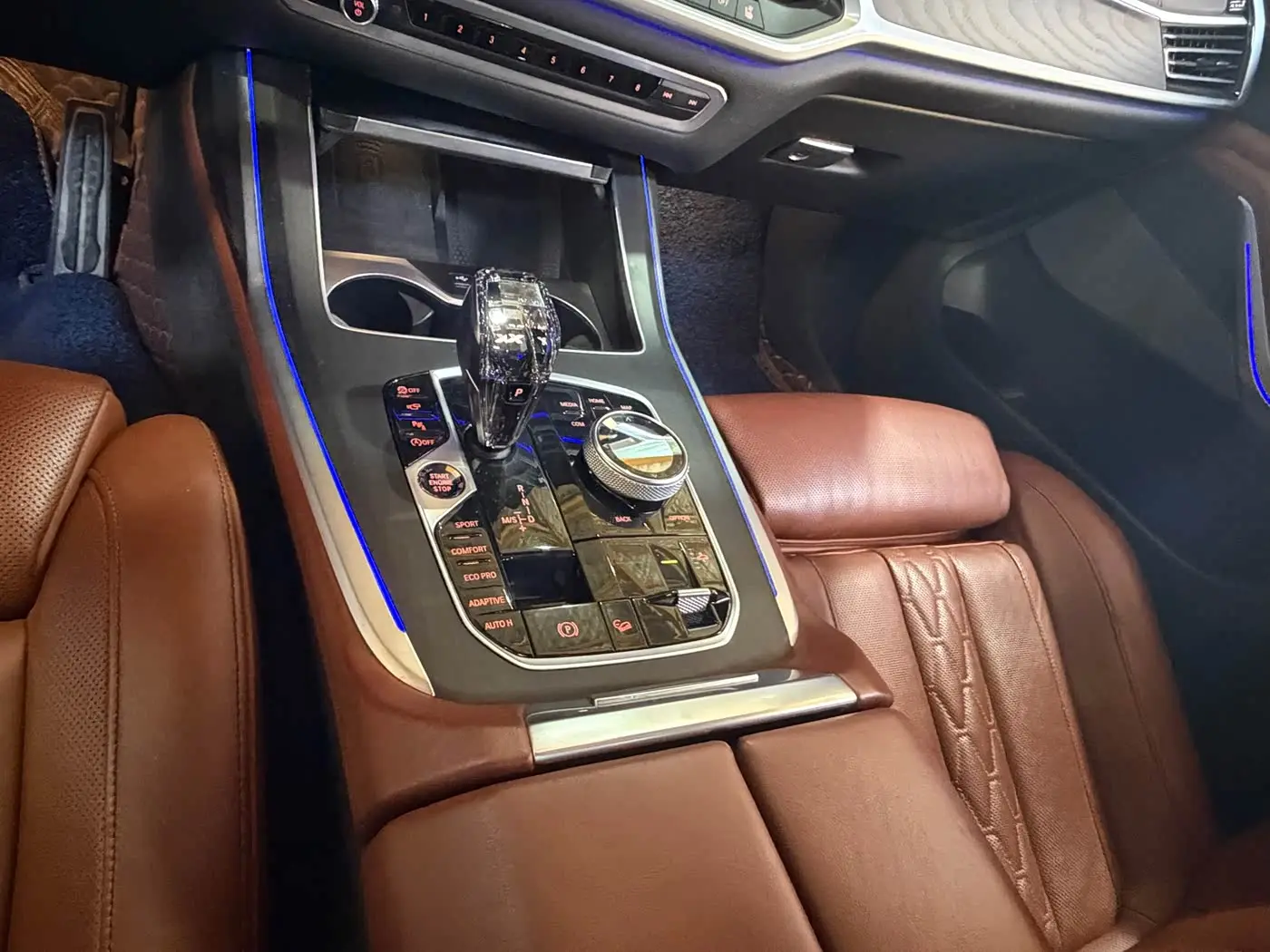 BMW X7 2021 — Photo 10/16