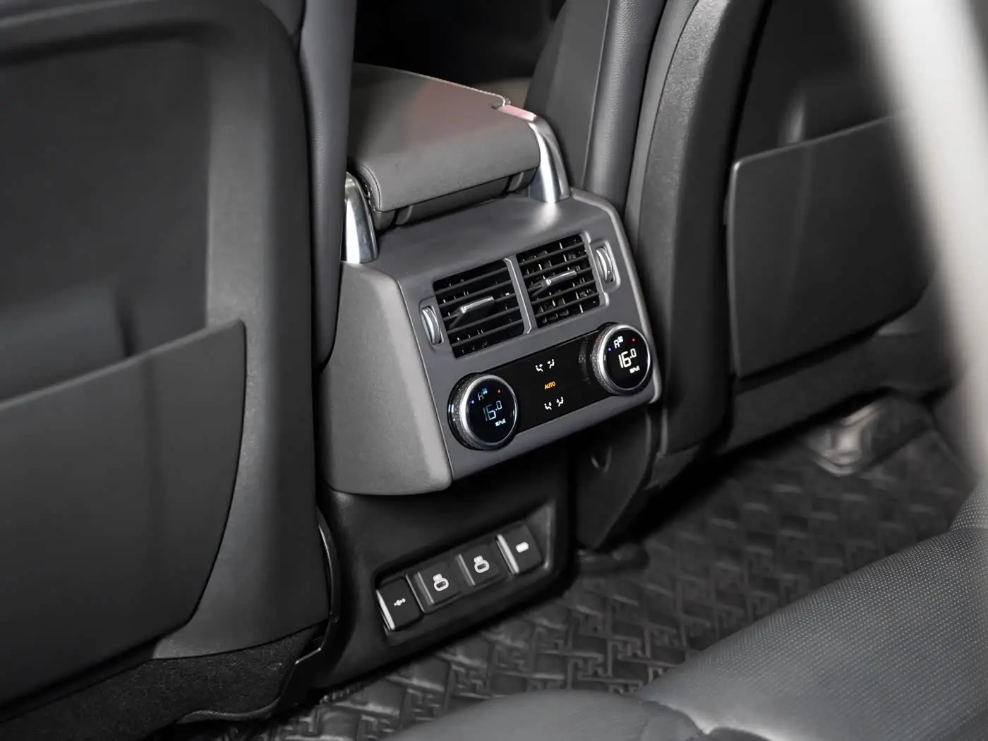 Land Rover Discovery 2021 — Photo 20/20