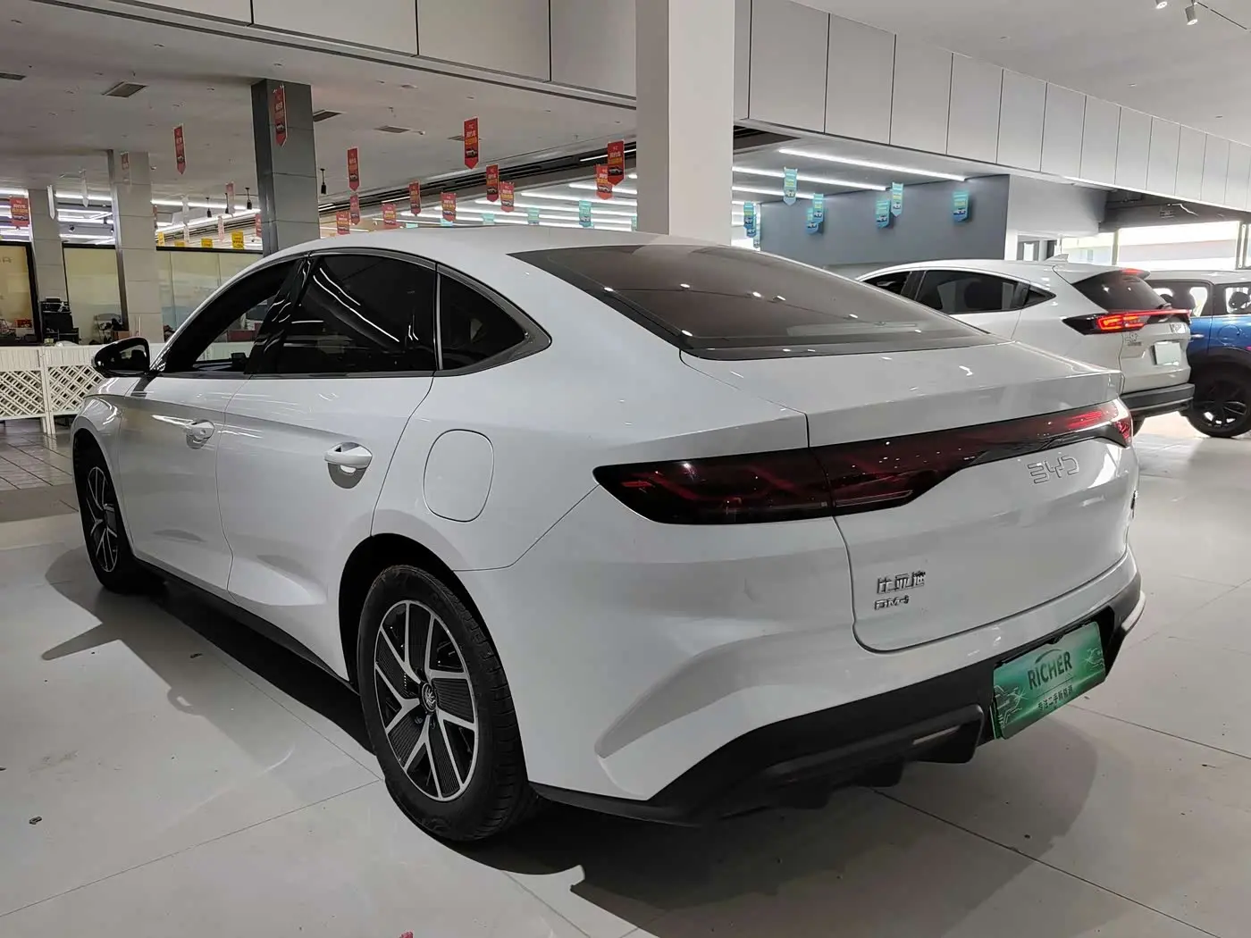 BYD Qin L 2025 — Фото 7/9