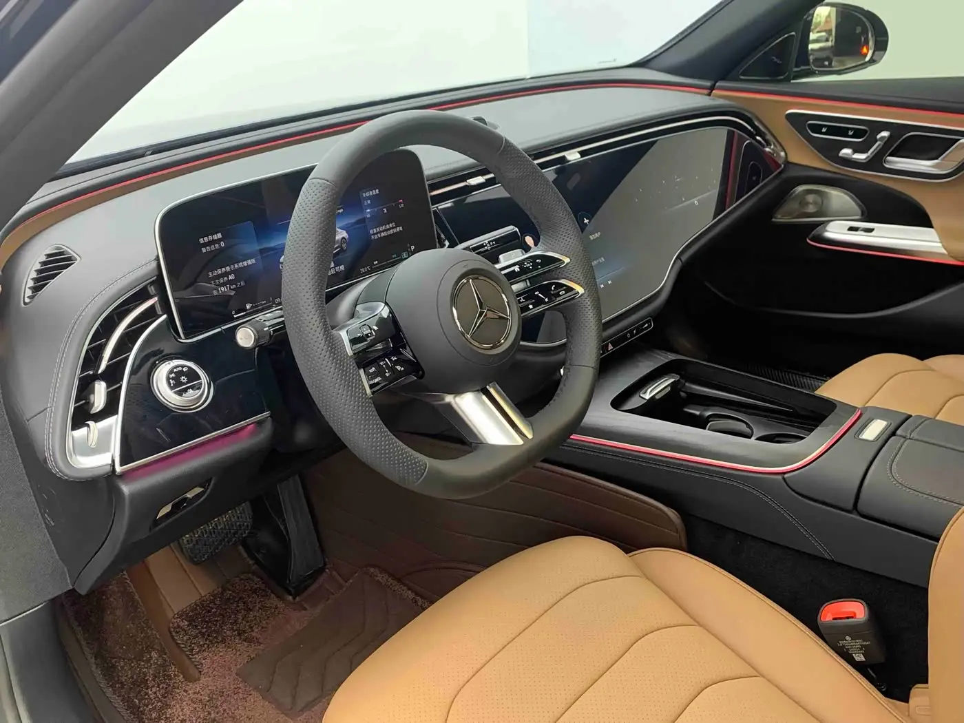 Mercedes-Benz E-Class 2024 — Photo 14/17