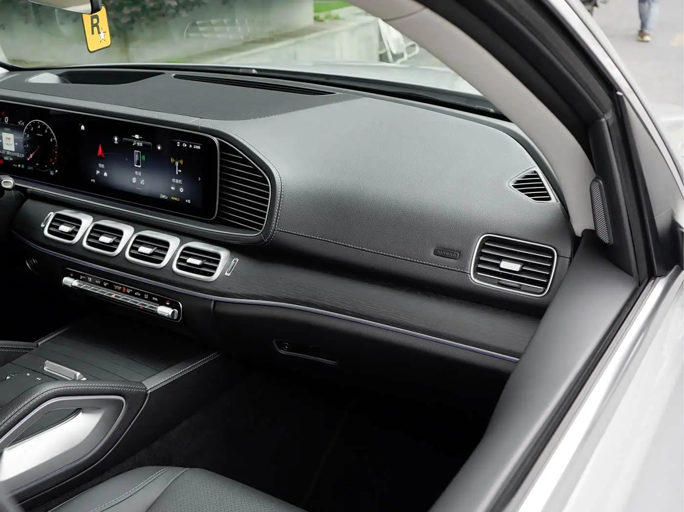 Mercedes-Benz GLE 2023 — Фото 17/19