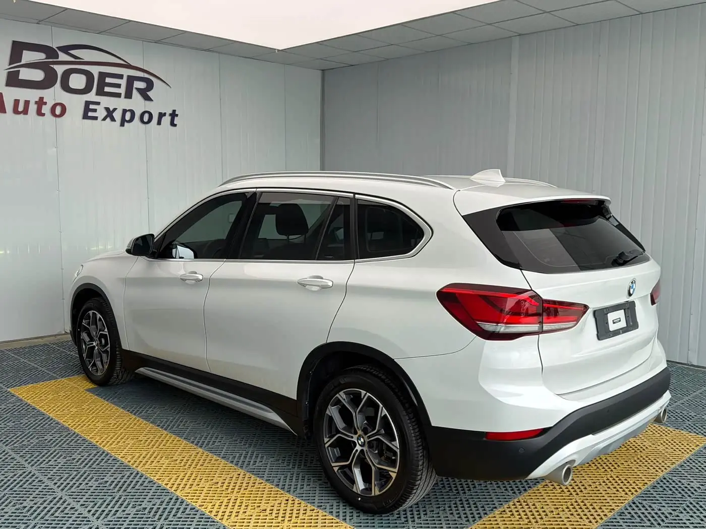 BMW X1 2021 — Фото 4/20
