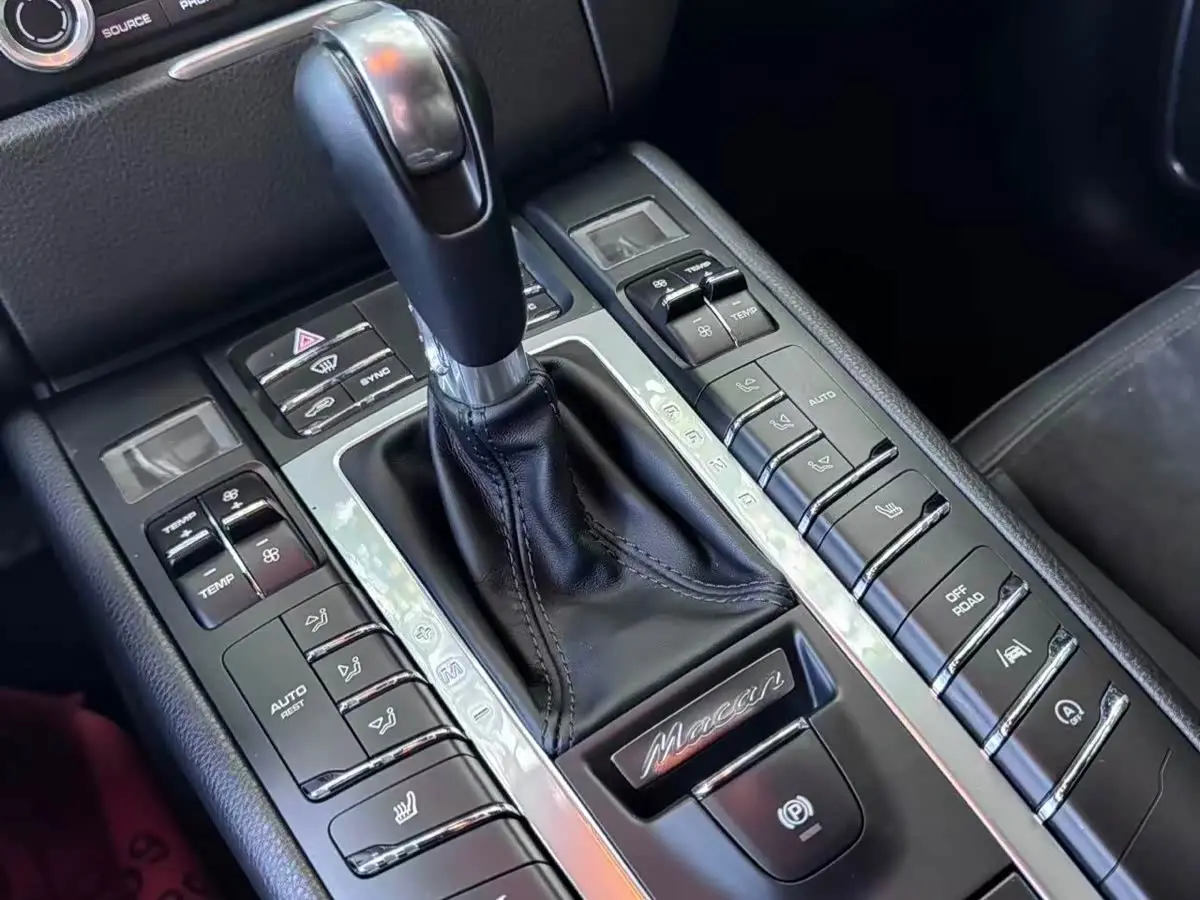 Porsche Macan 2017 — Şəkil 10/11