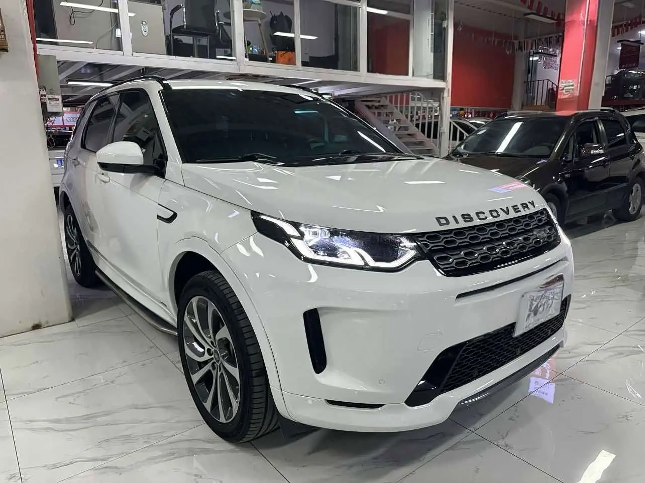 Land Rover Discovery Sport 2021 — Фото 3/10