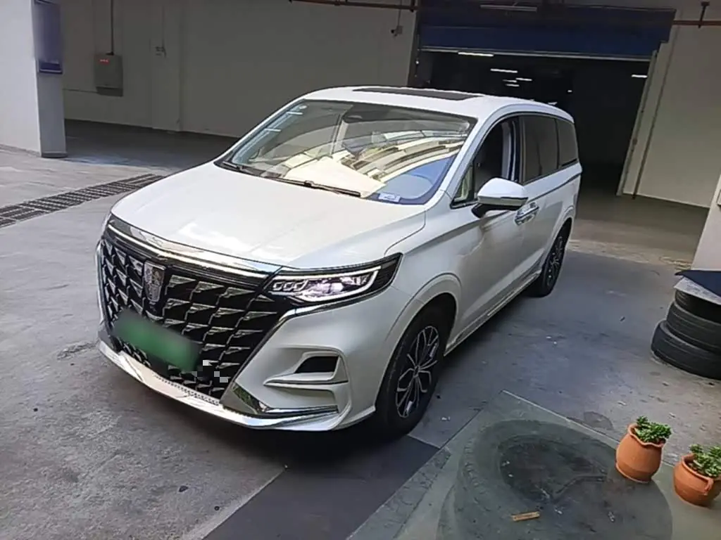 Roewe iMAX8 EV 2025 — Фото 1/19