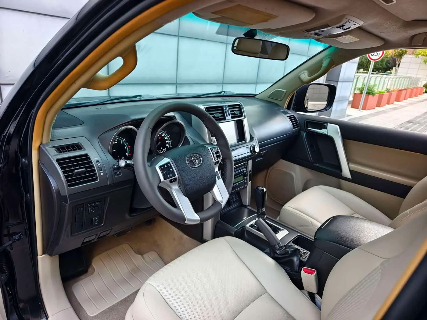 Toyota Prado 2011 — Şəkil 10/20
