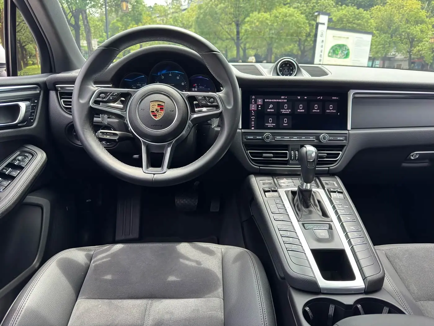 Porsche Macan 2020 — Фото 15/20